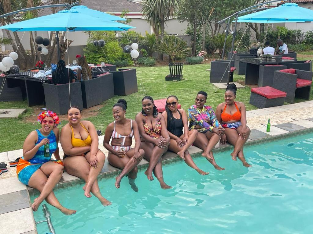 Africa Paradise - Or Tambo Airport Boutique Hotel Benoni Ngoại thất bức ảnh