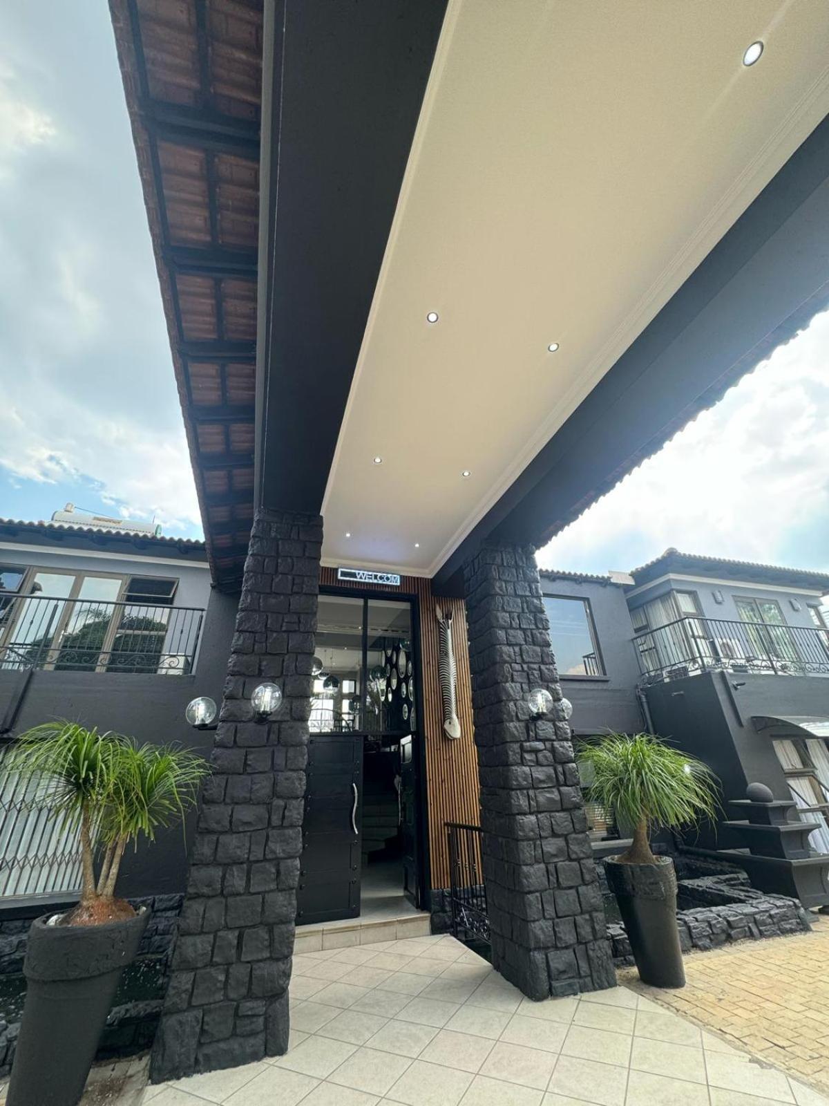 Africa Paradise - Or Tambo Airport Boutique Hotel Benoni Ngoại thất bức ảnh
