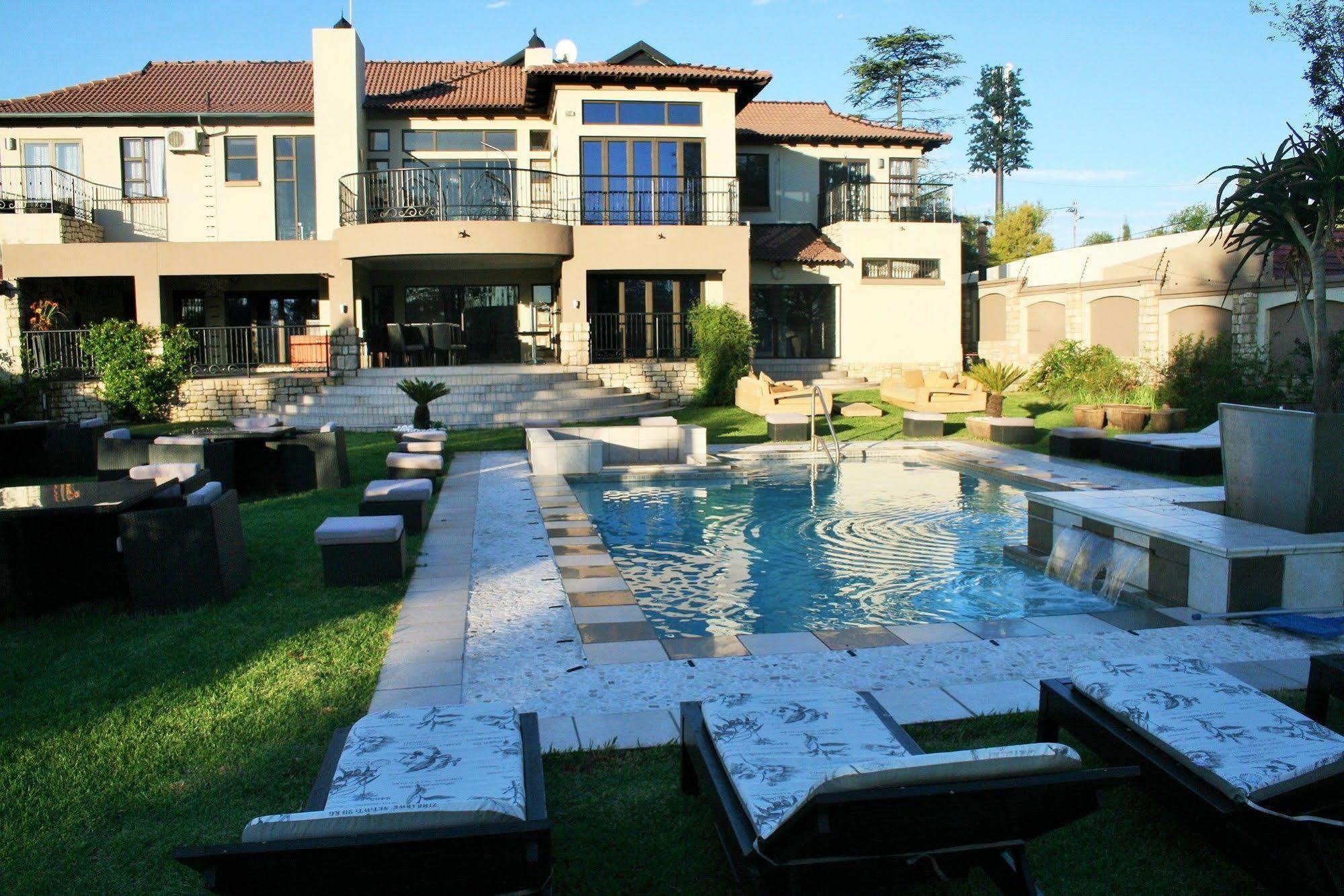 Africa Paradise - Or Tambo Airport Boutique Hotel Benoni Ngoại thất bức ảnh